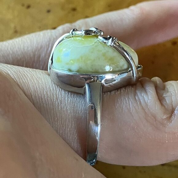 Natural Connemara Marble Sterling Silver Claddagh Ring - Picture 3 of 9